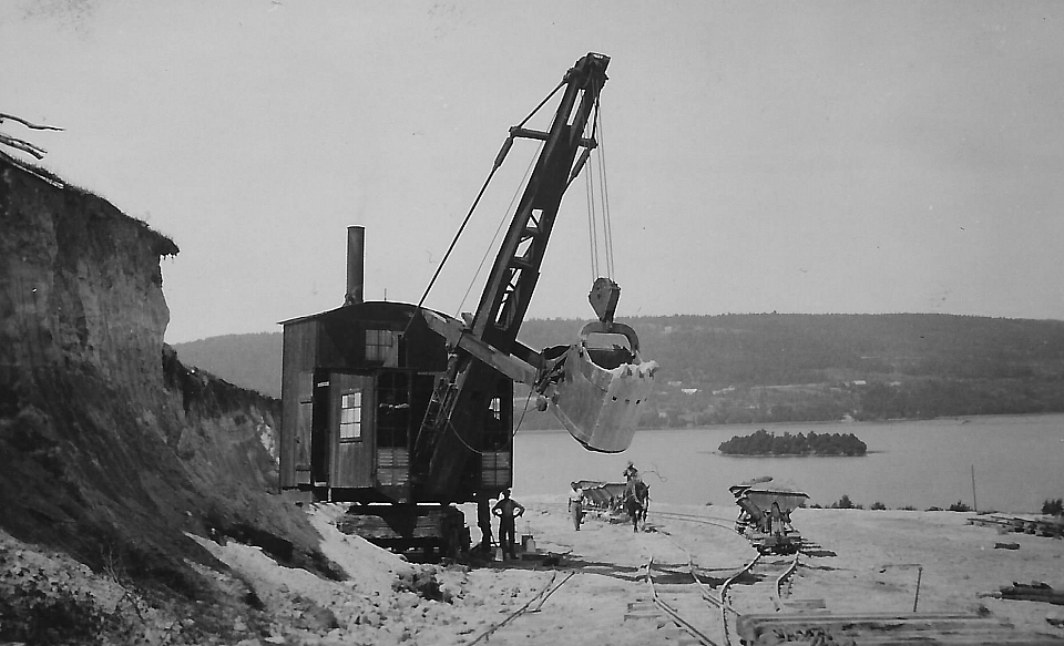 Den första grävmaskinen 1910