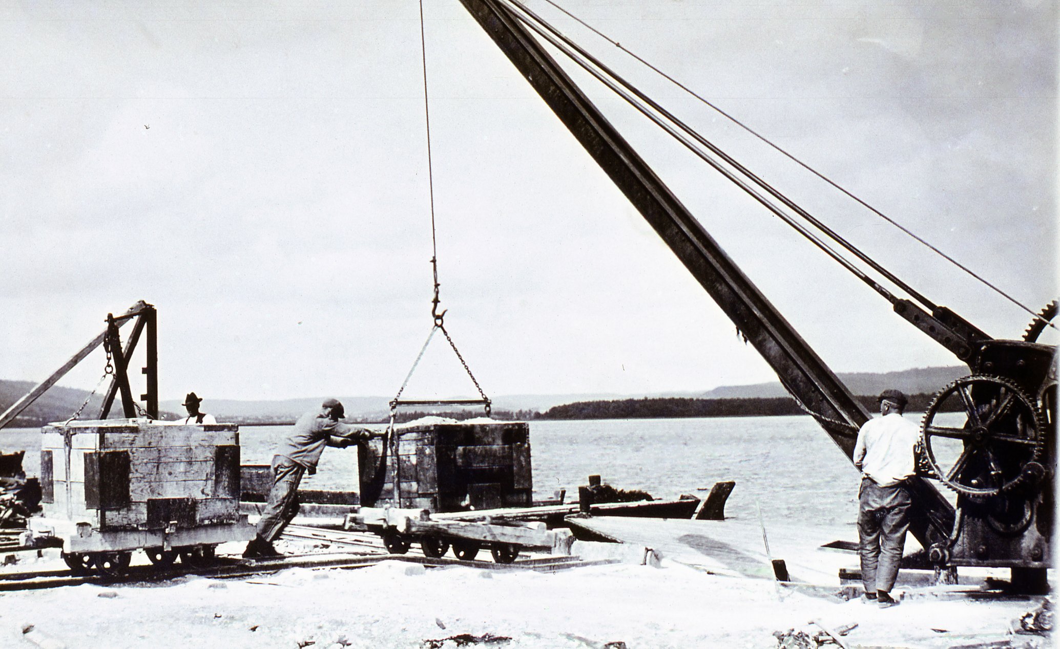 Fabrik Lastning av Kaolin Ivö Pråm klack Östra Kajen 1920