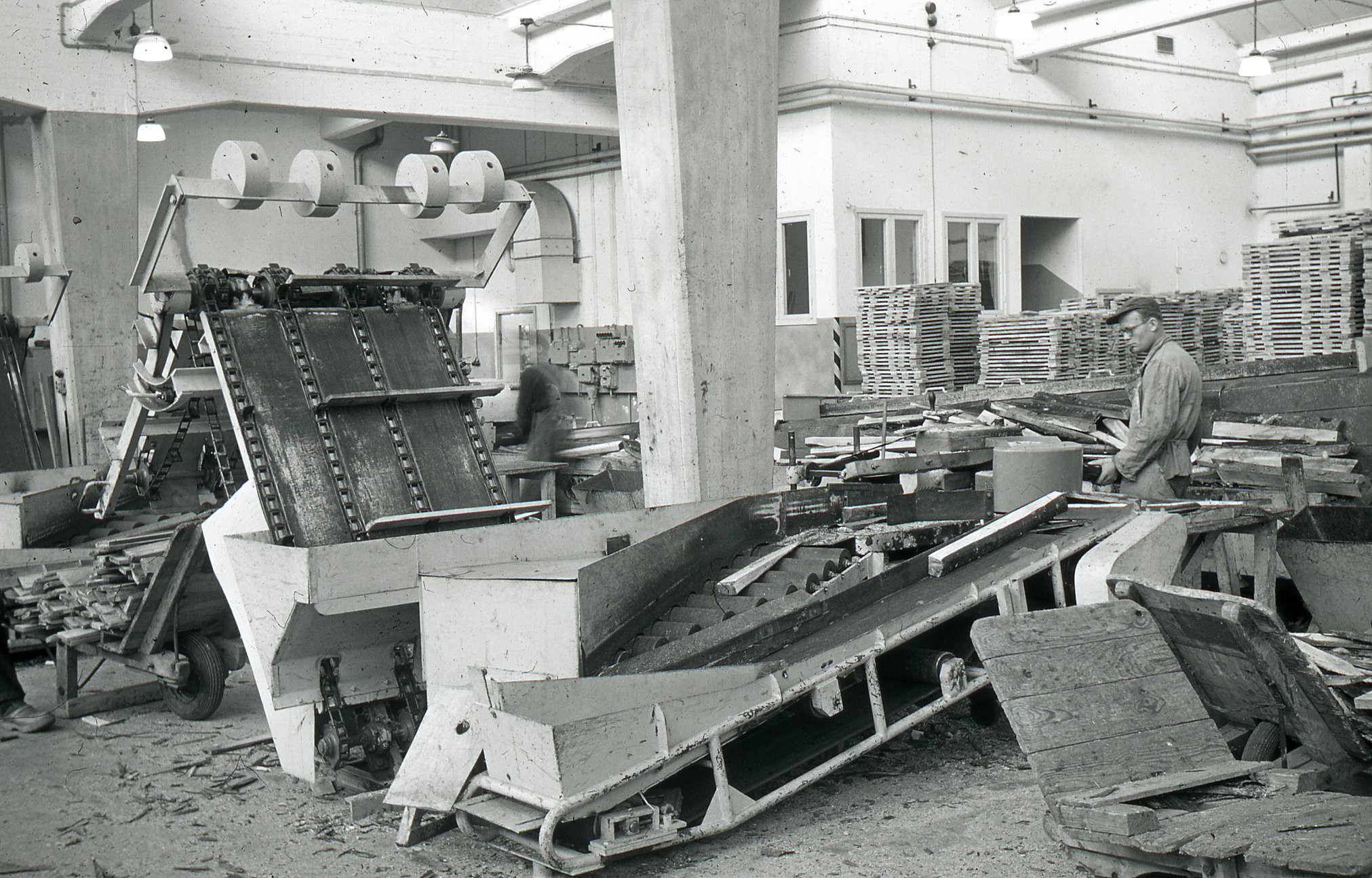 Fabrik Iföverken Lådfabriken Sågning Brädor 1960