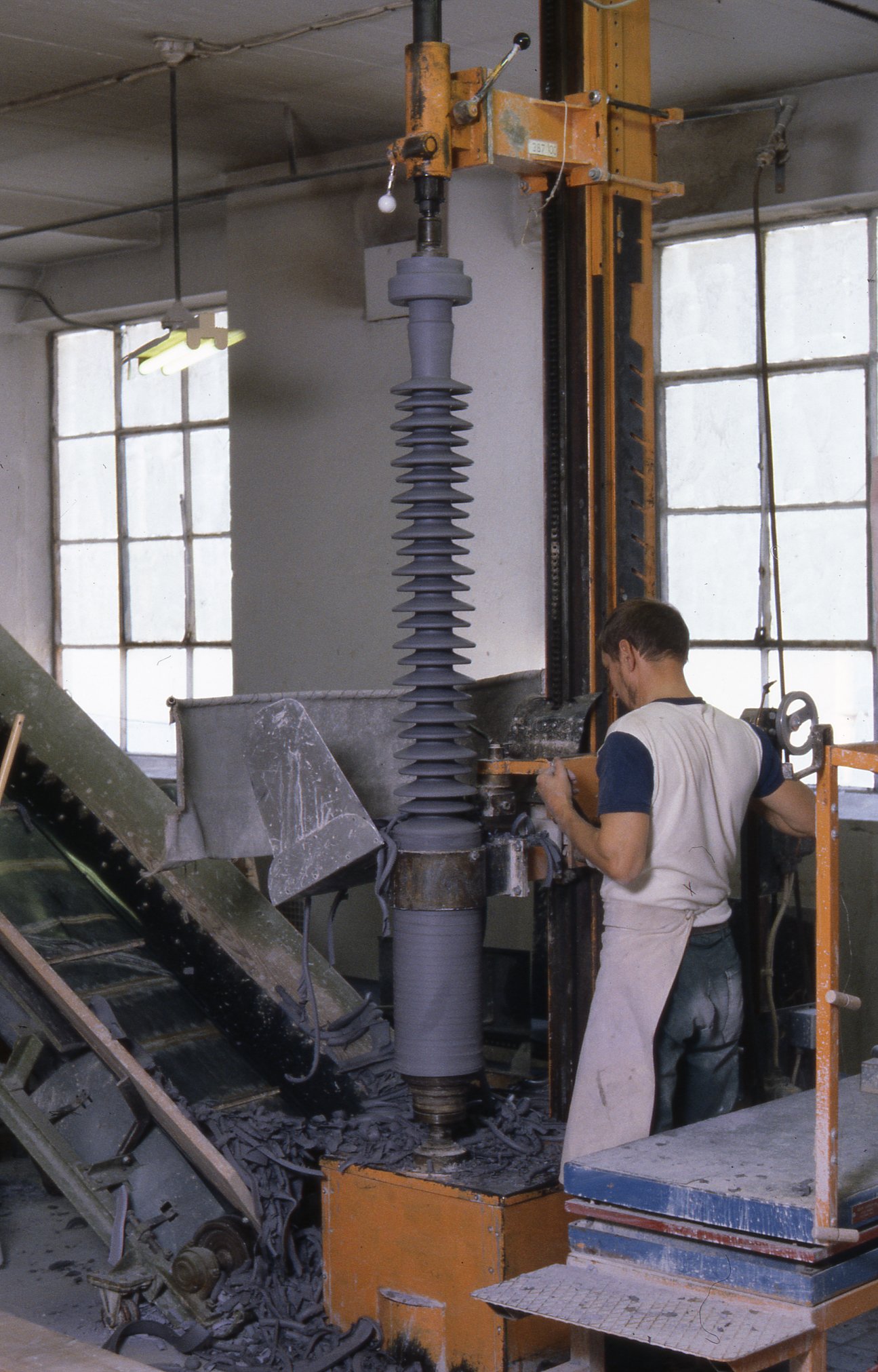 Fabrik Isolatorfabriken Isolatorer Svarvning