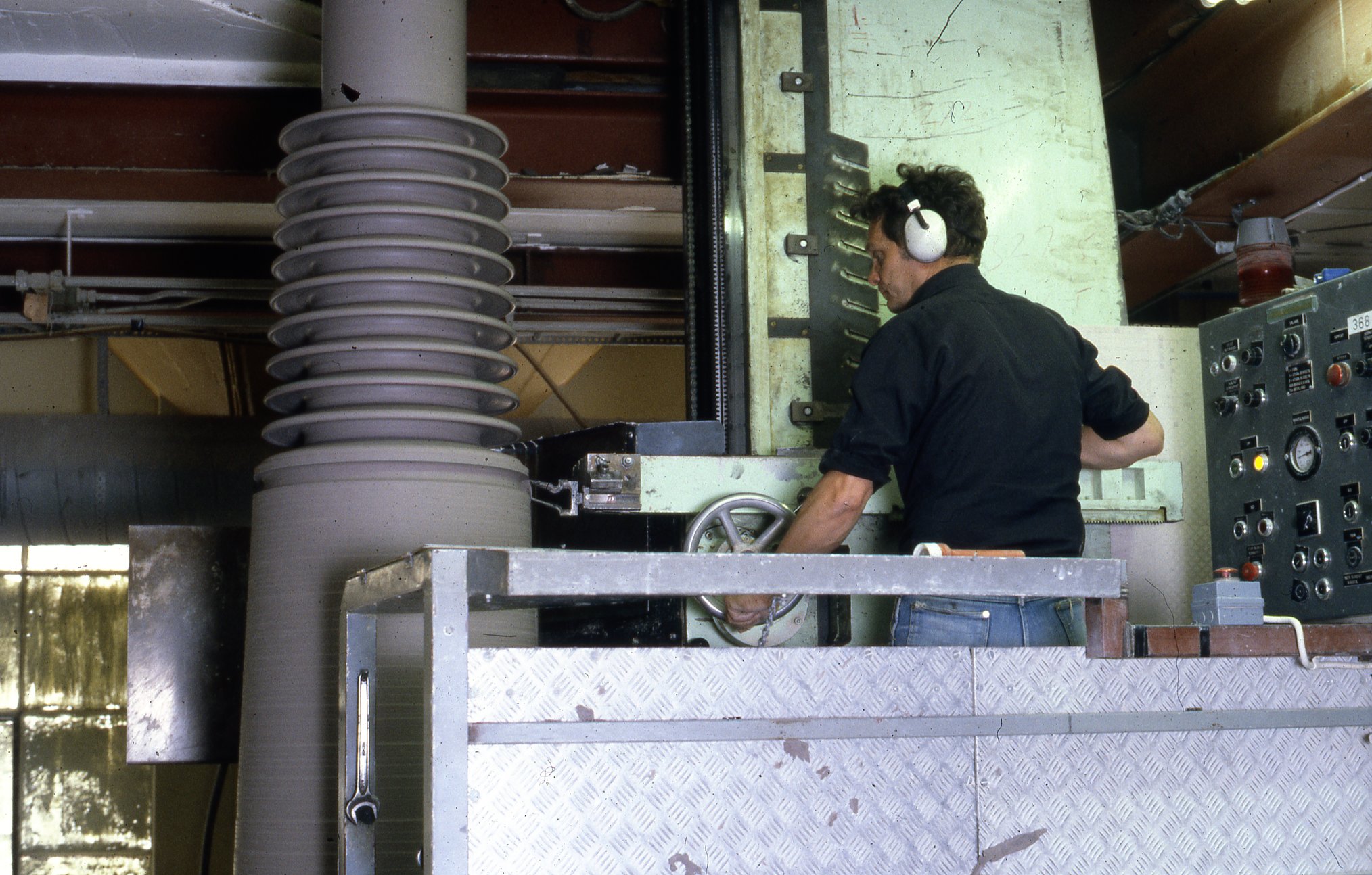 Fabrik Iföverken Isolatorfabriken Isostatämne Svarvning 1980