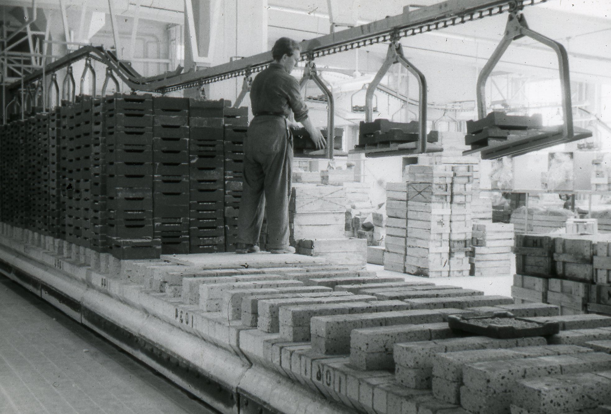 Fabrik Iföverken Pressgods Avlstning från Ugnsvagnar 1950