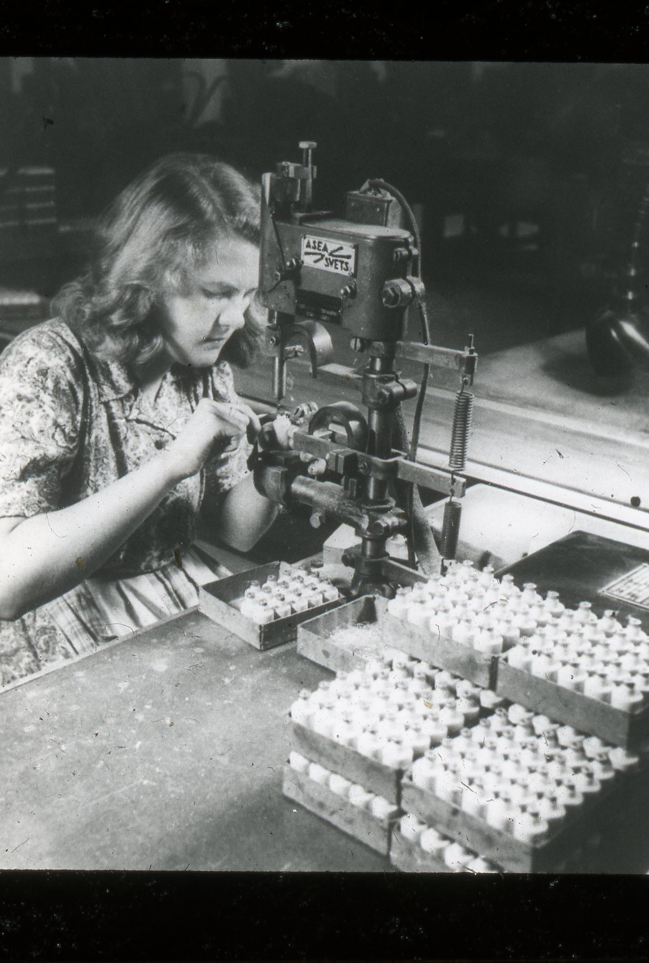 Fabrik Iföverken Pressgods Montering Säkringar 1950