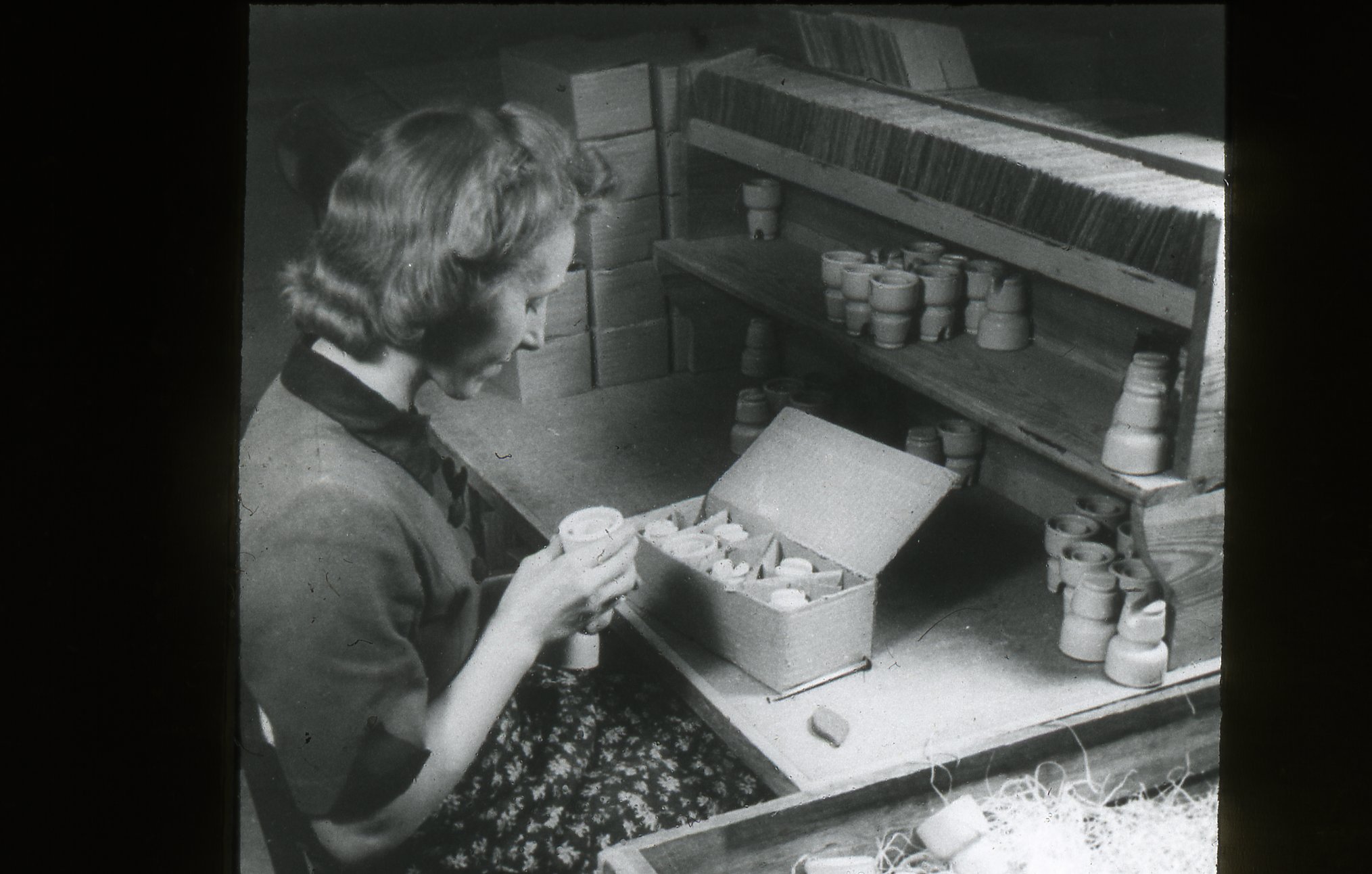 Fabrik Iföverken Isolatorfabriken Packning Isolatorer 1950