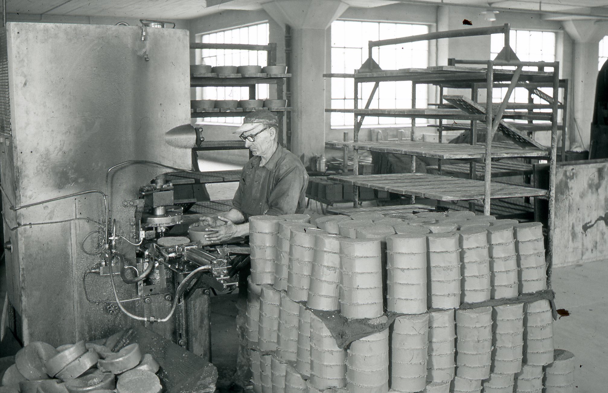 Fabrik Iföverken Isolatorfabriken Pressning Massa 1950