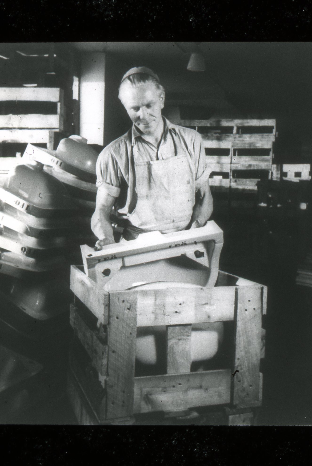 Fabrik Iföverken Sanitetsgodsfabriken Packning Tv 1950