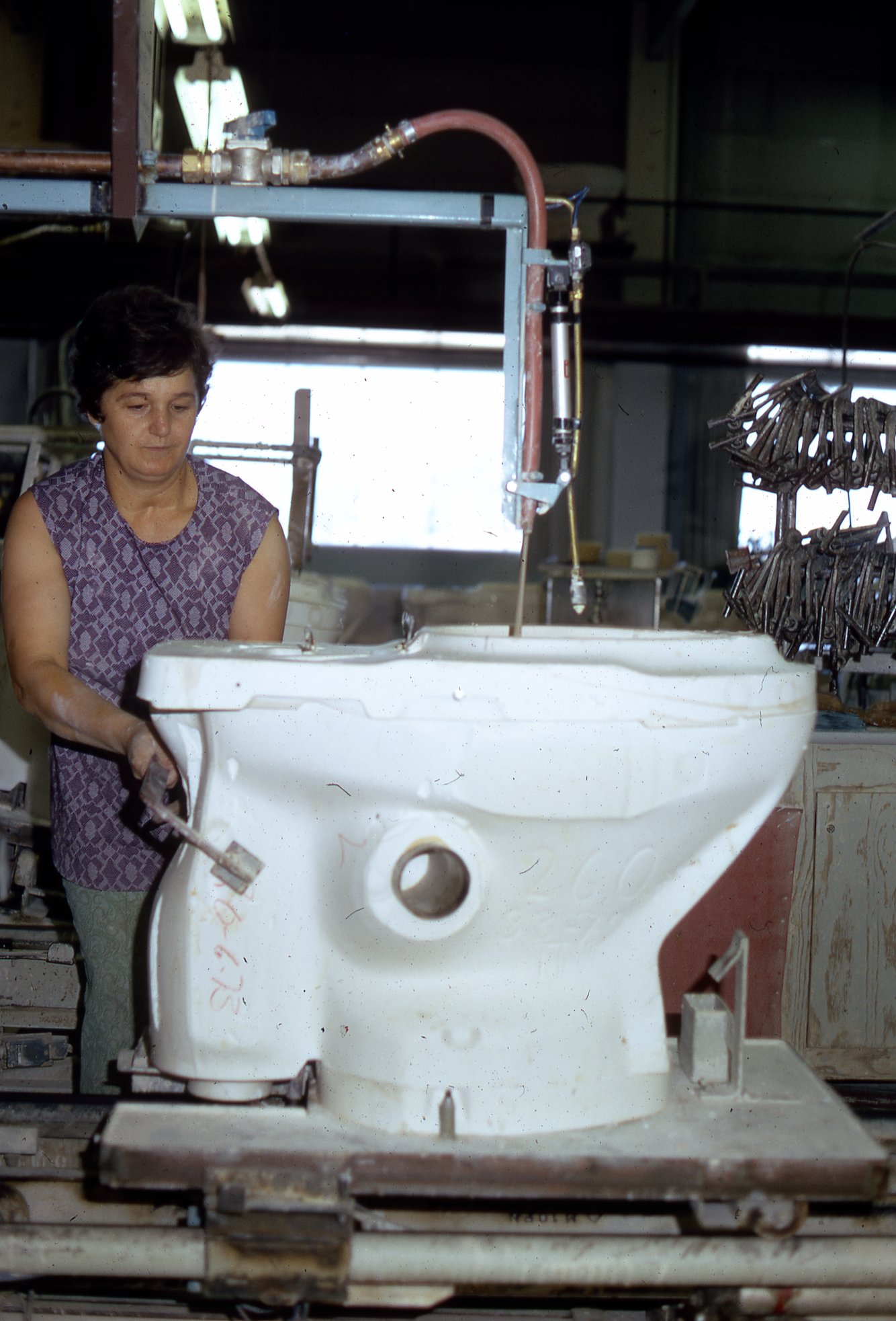 Fabrik Iföverken Sanitetsgodsfabriken SP2 Avformning 1968