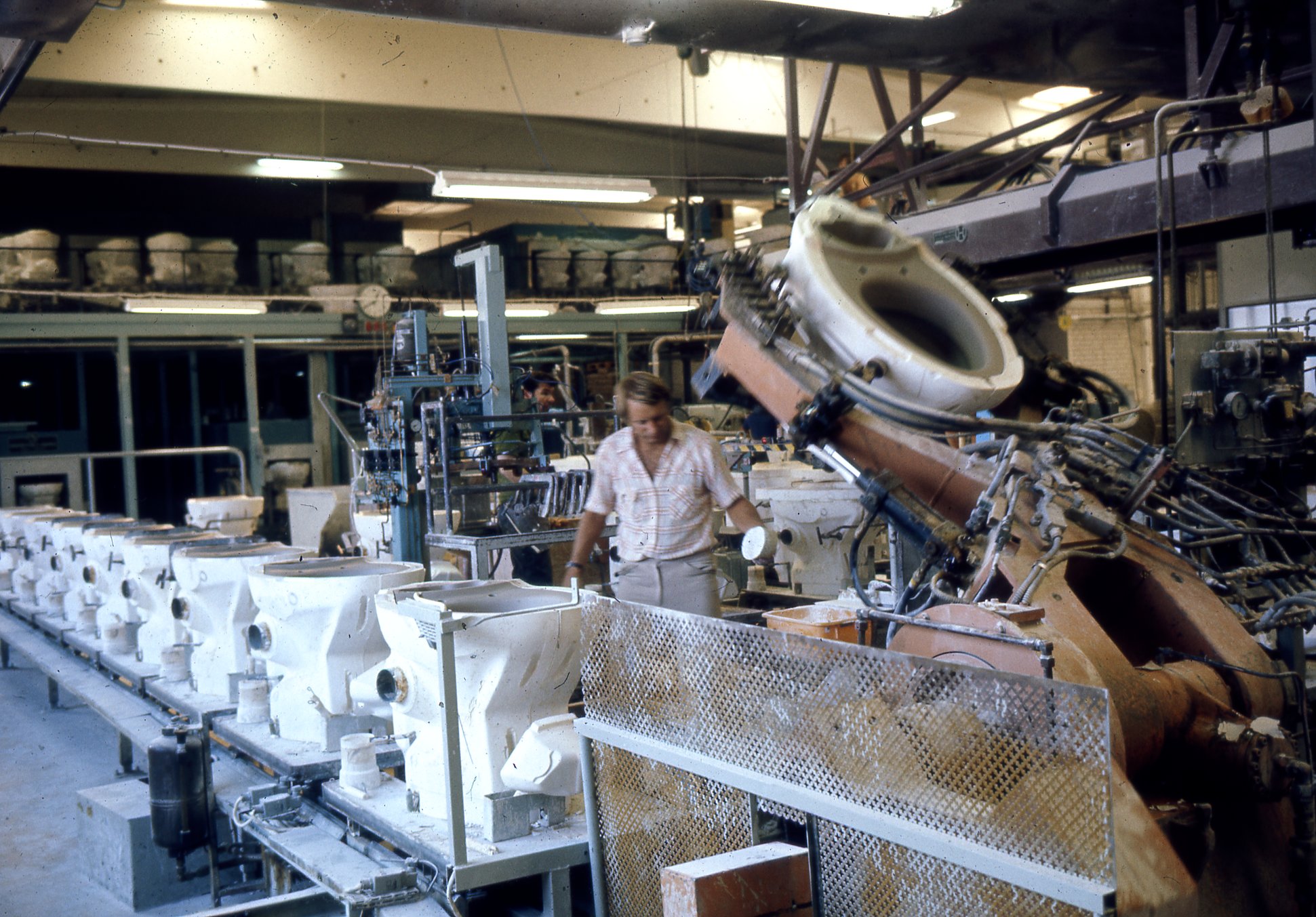 Fabrik Iföverken Sanitetsgodsfabriken SP2 Avformning Robot 1968