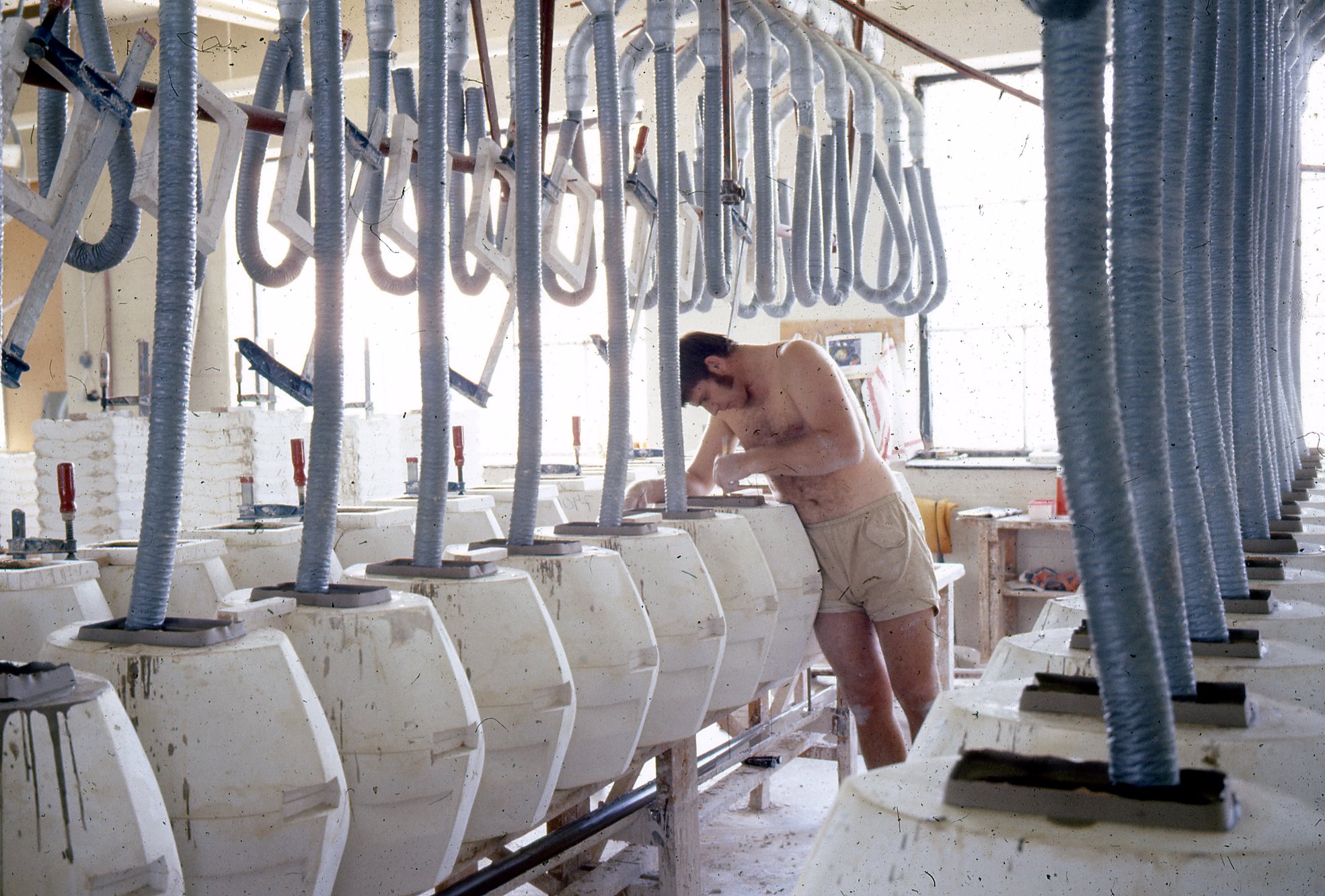 Fabrik Iföverken Sanitetsgodsfabriken Cisterngjutning 1980