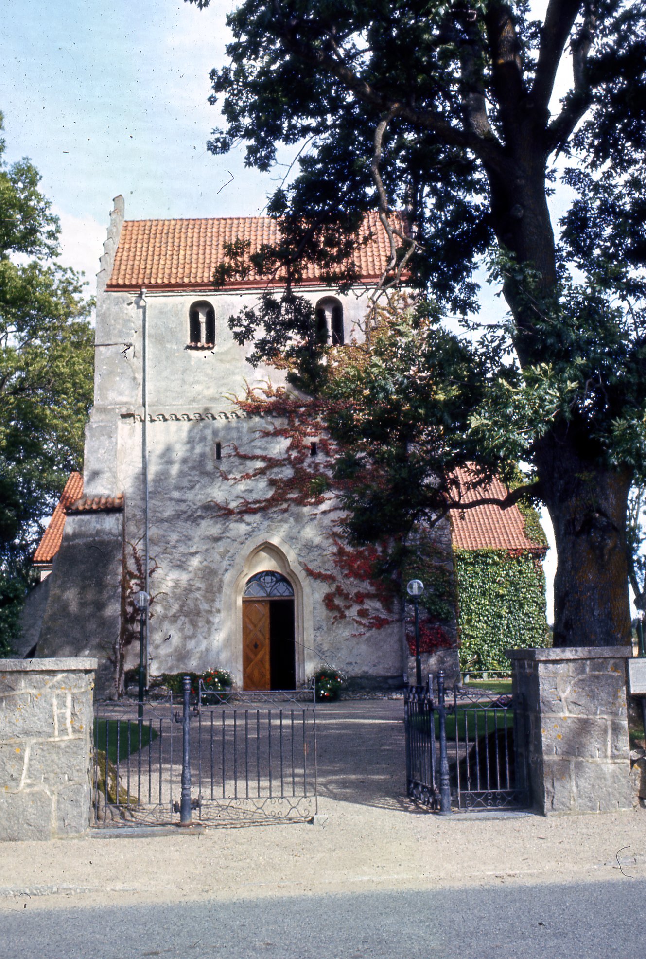 Bromölla Ivetofta Kyrka Ingång