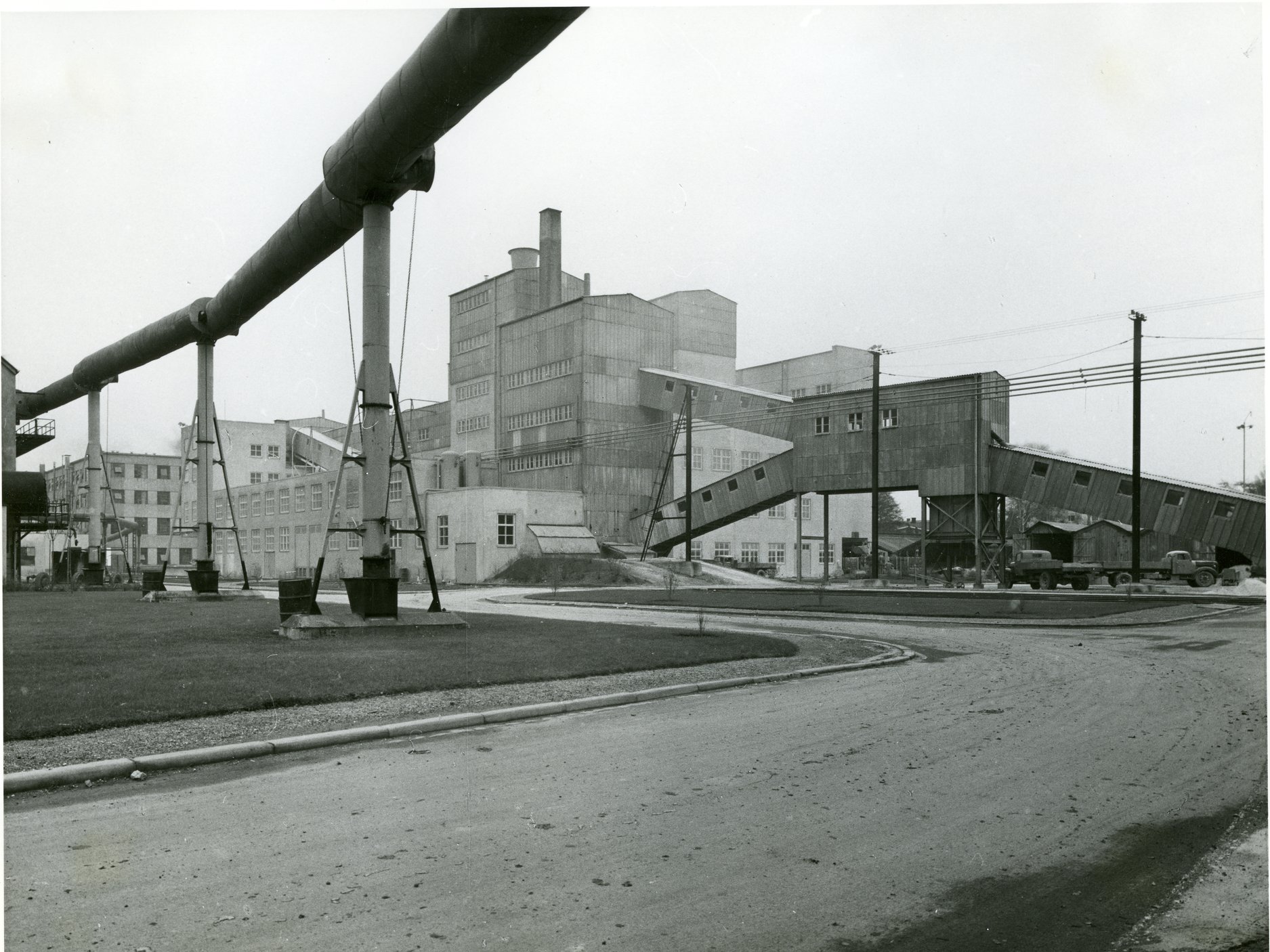 Fabrik Iföverken Malverket. Vänster koltransportör till Gasgeneratorn.1950