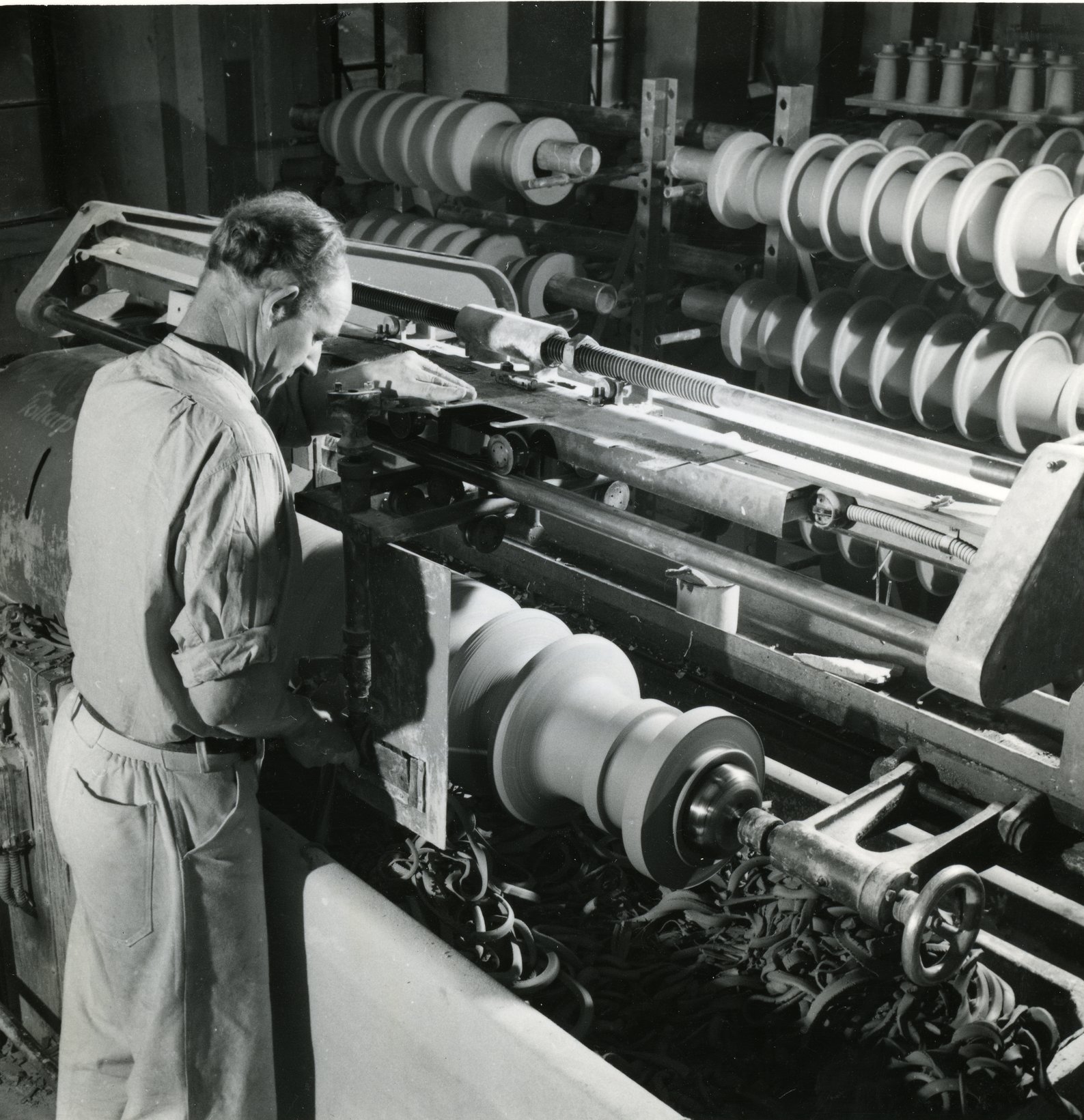 Fabrik Iföverken Isolatorfabriken Svarvning 1950