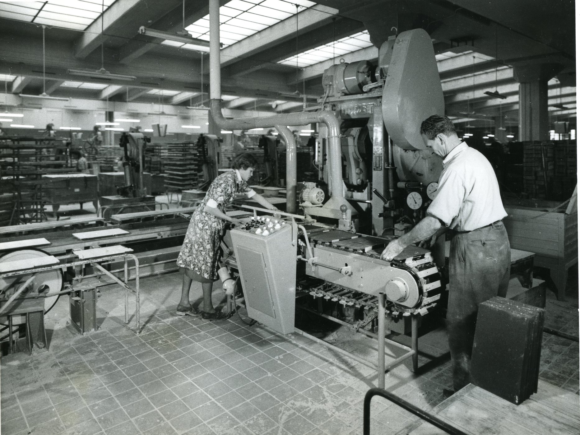 Fabrik Iföverken Pressgodsfabriken Plattor 1950