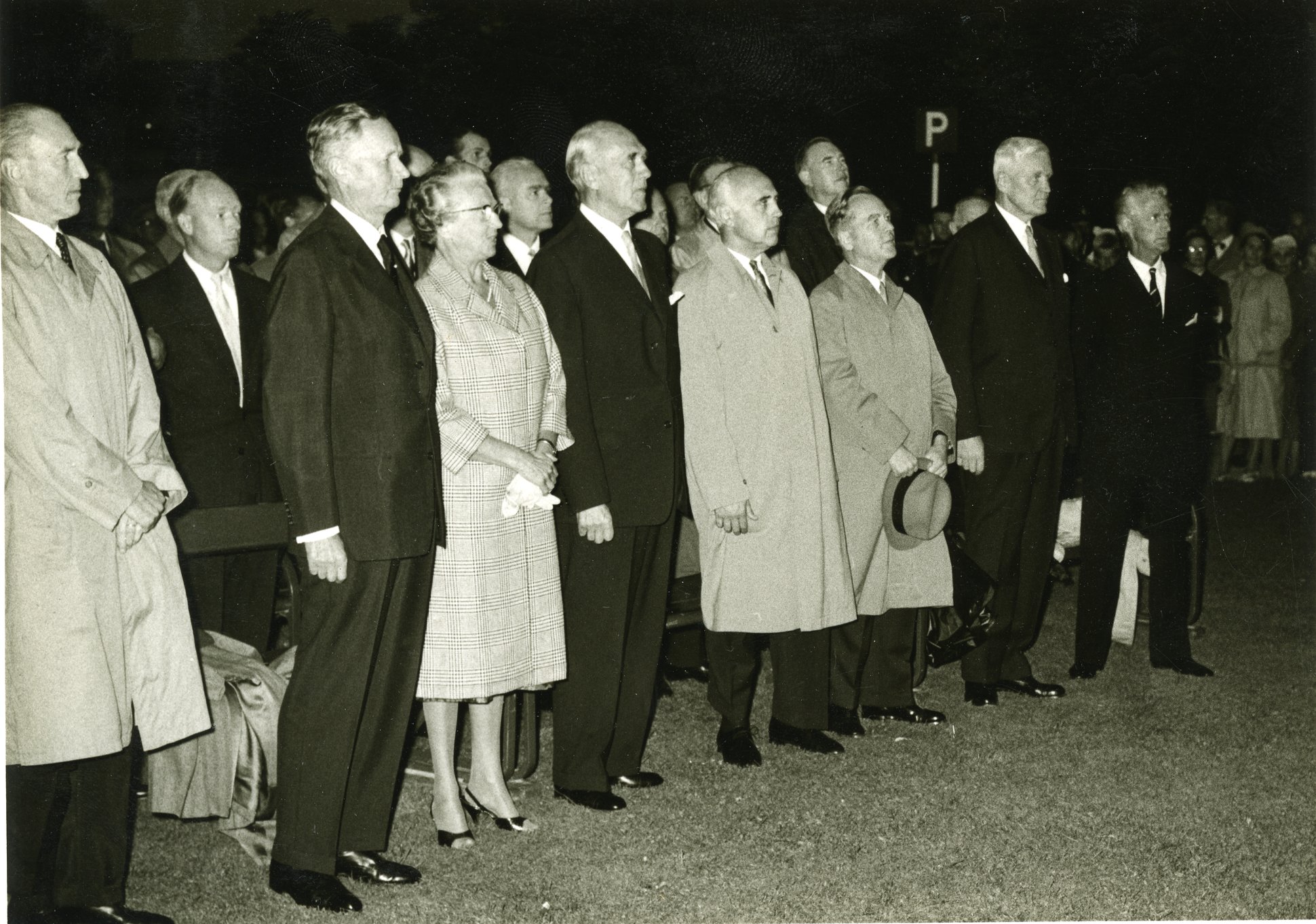 Fabriken Iföverken Byst av Dr Ernst Wehtje, Fv General Nordenskiöld, Facf ordf A Bengtsson, Landshöv Westling, Dir F Wehtje, Dir Tunhammar, Disp Danielsson