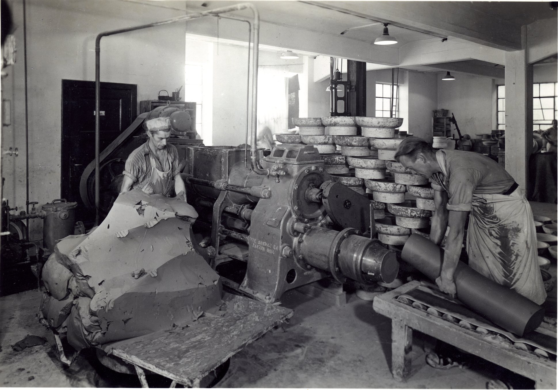 Fabrik Iföverken Isolatorfabriken Pressning massa 1950