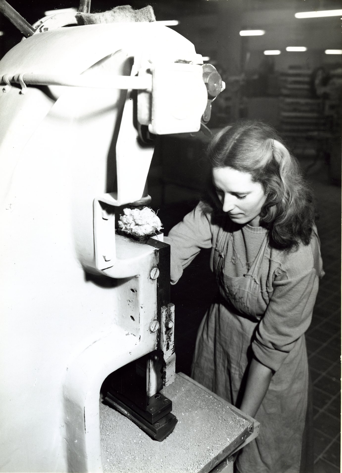 Fabrik Iföverken Pressgodsfabriken Handpressning 1940