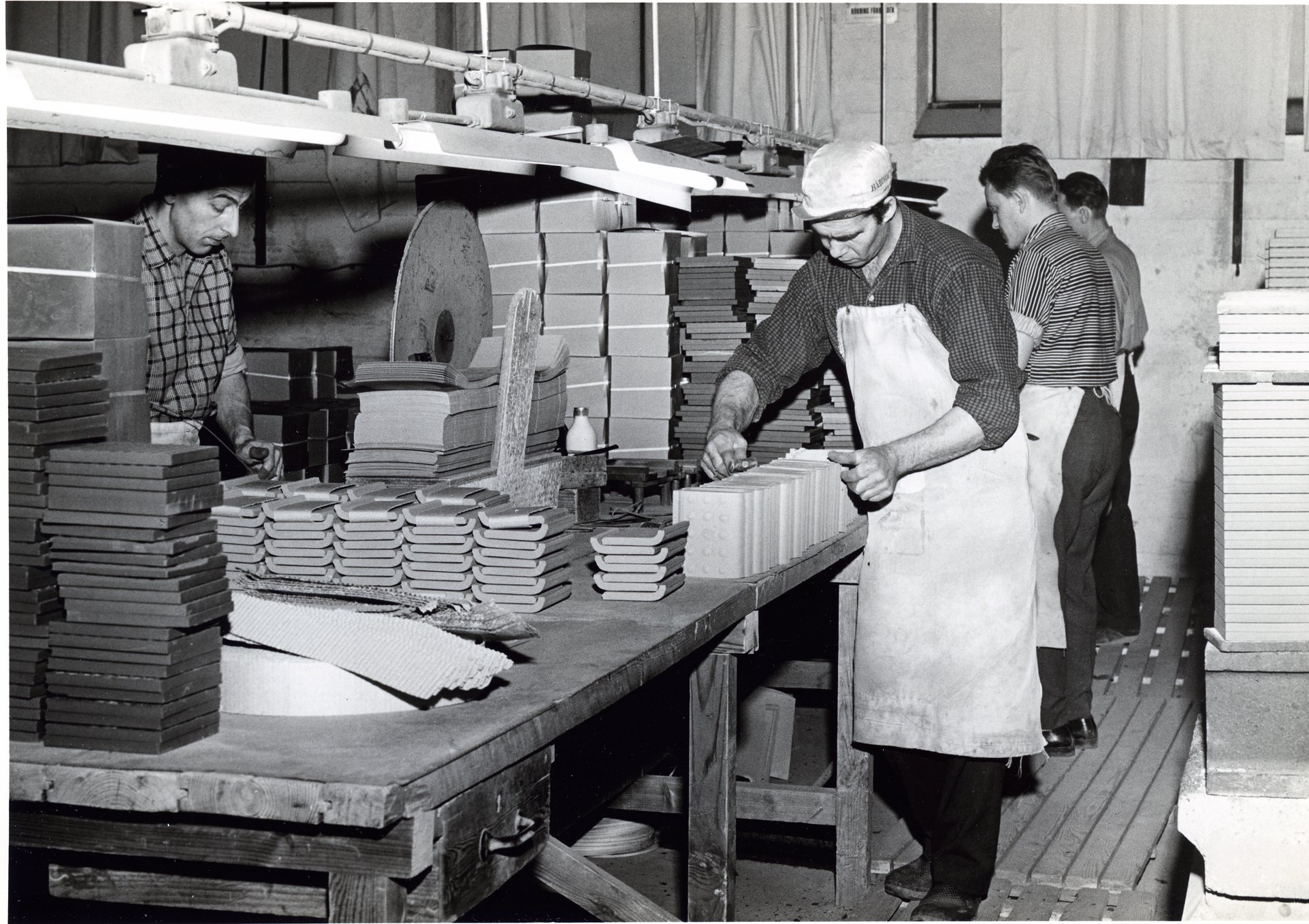 Fabrik Iföverken Golvplattfabriken Sortering Golvplattor 1962