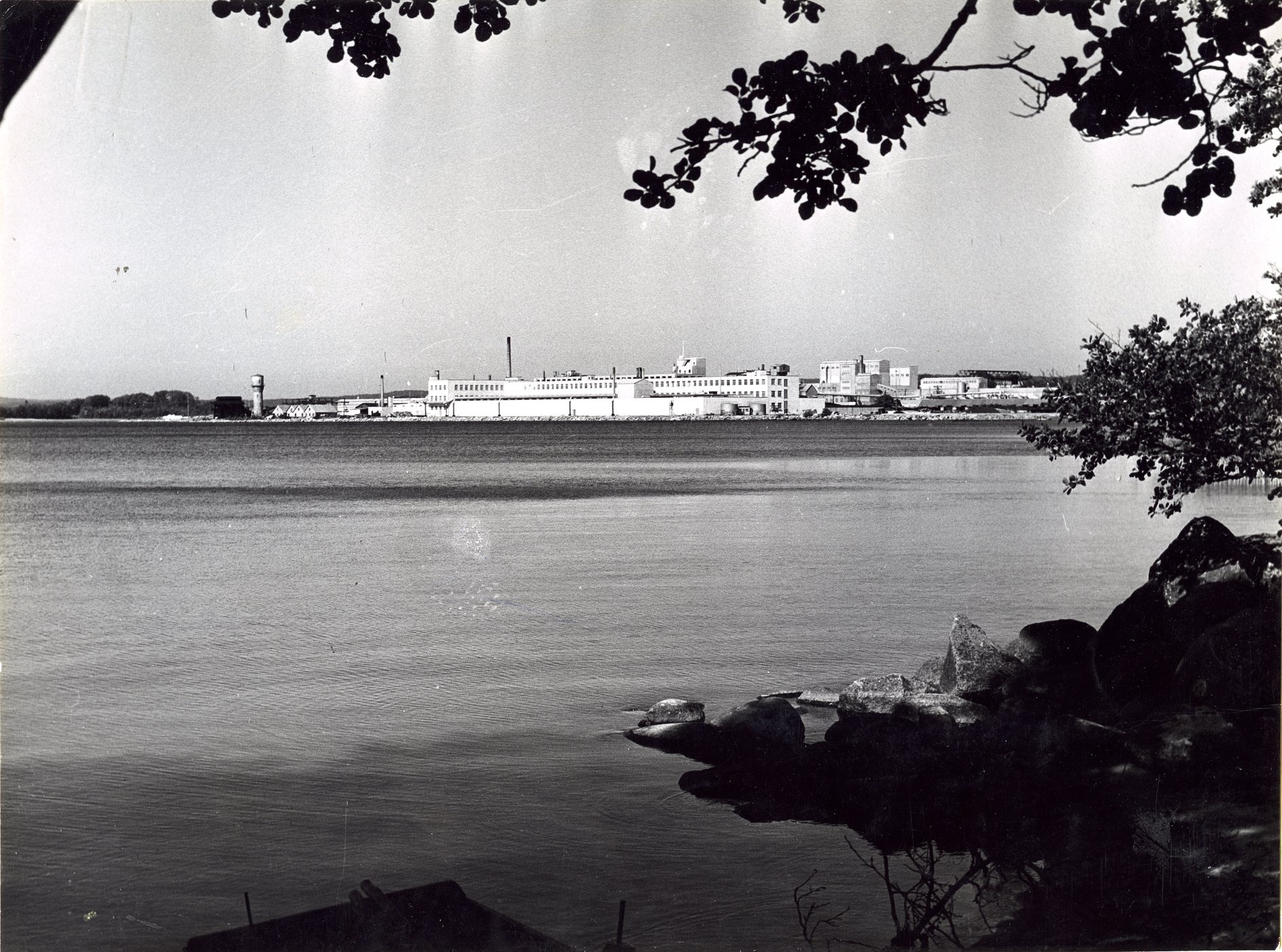 Fabrik Iföverken Fabriksområdet från Ångbåtsbryggan 1950-tal