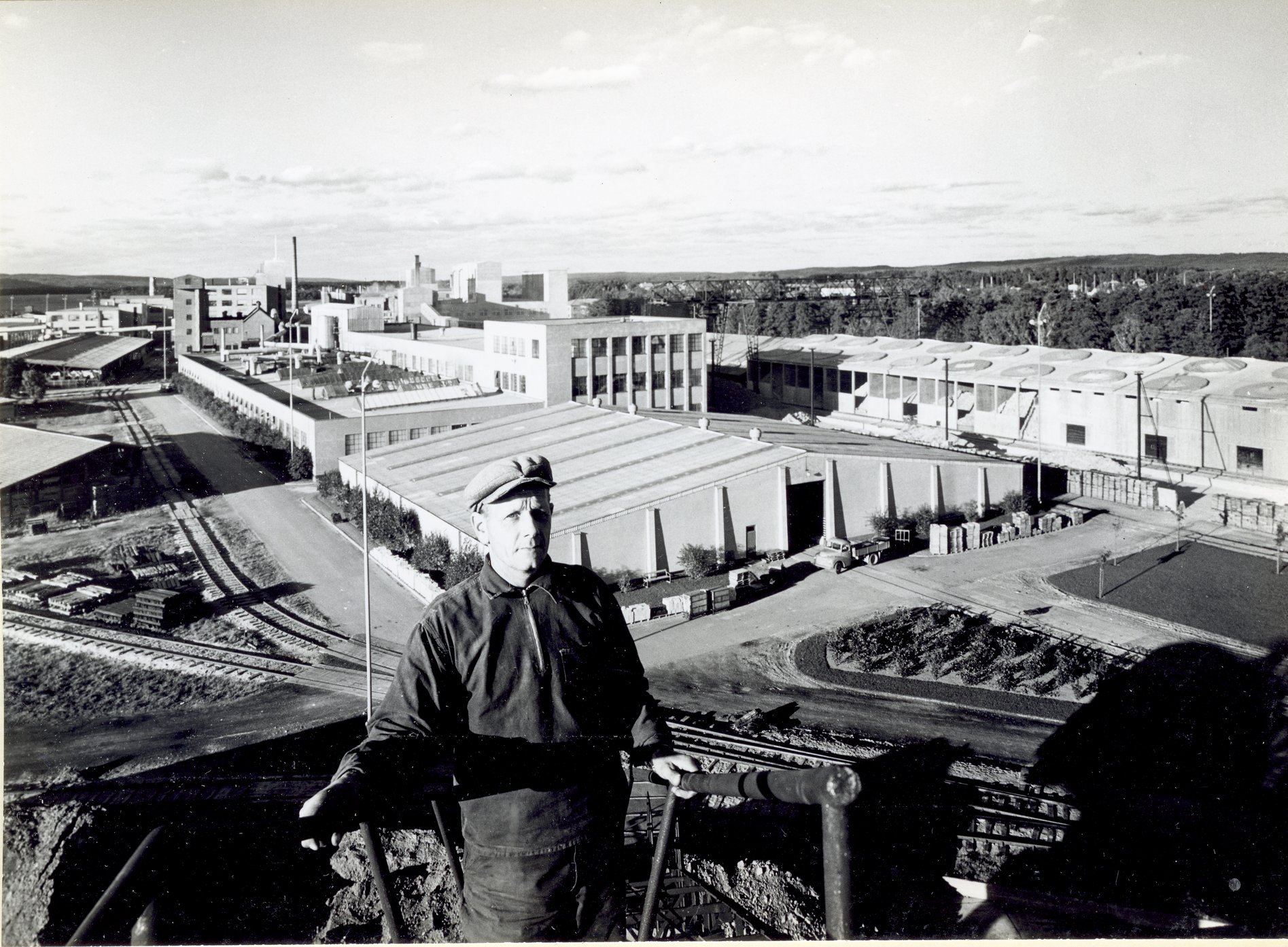 Fabrik Iföverken Golvplattfabriken med Lager från Kolkranen, Oskar Johnsson 1960