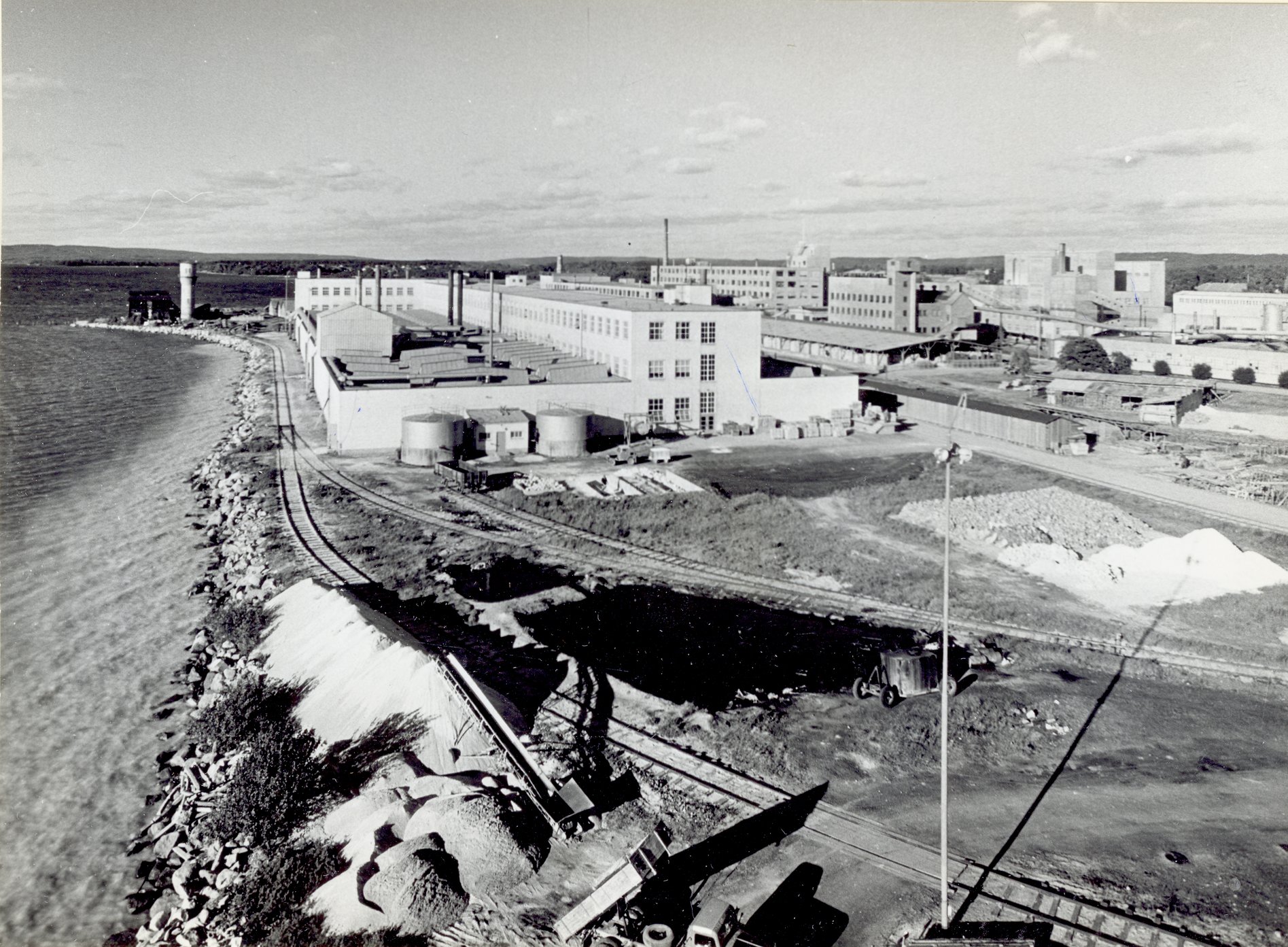 Fabrik Iföverken Fabriksområdet från Söder. Pressgodsfabriken. 1960