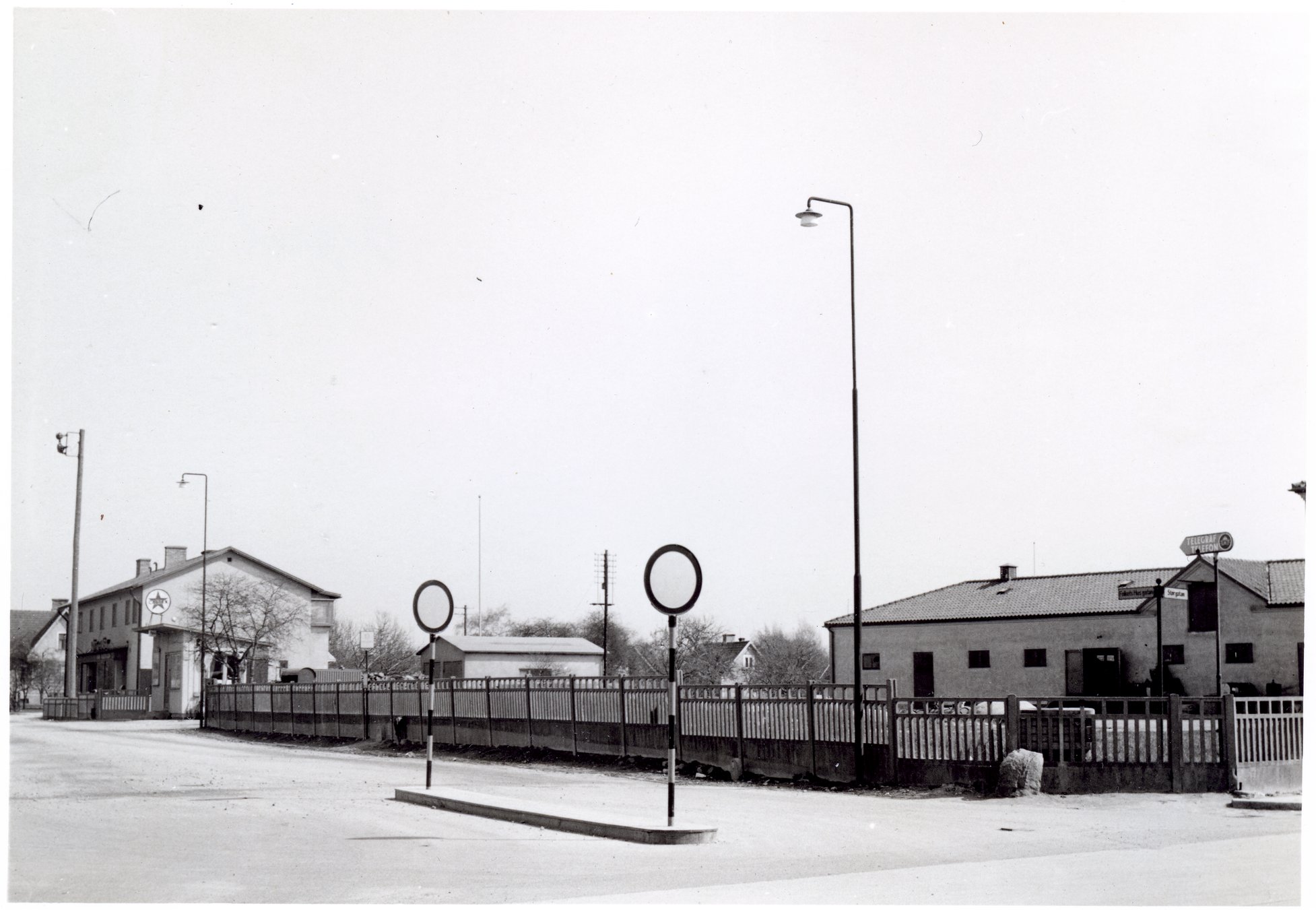 Bromölla Storgat-Folkets Husgat. Innan Mosaikhuset byggdes. April 1953