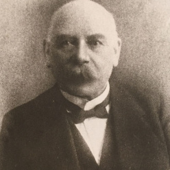 Dr William Abelgard Nielsen