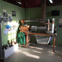 Iföverkens Industrimuseum utställning Isolatorer 2