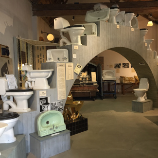 Iföverkens Industrimuseums utställning Sanitesporslin