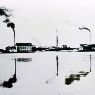 Fabrik Ifö Kaolin & Chamotte Fabriks AB från Ivösjön 1905