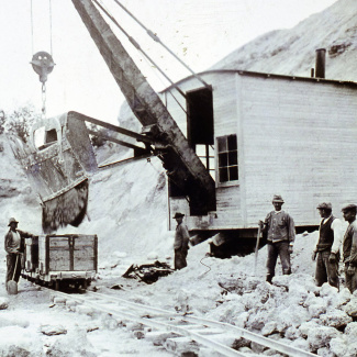 Ivö Kalk o Kaolinbrottet Ivö klack Grävmaskin Lastning 1910