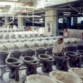Fabrik Iföverken Sanitetsgodsfabriken Avformning WCskål Gjutsal