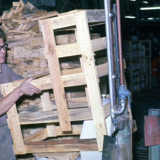 Fabrik Iföverken Sanitetsgodsfabriken Emballering WC 1965