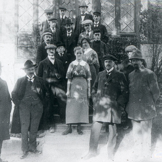 Fabrik Ledningen framför Bruksvillan 1910