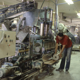 Fabrik Iföverken Isolatorfabriken Pressning Massa 1980