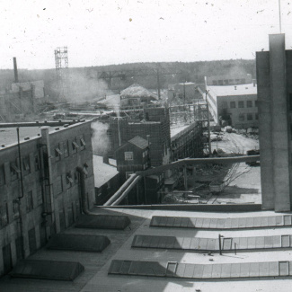 Fabrik Iföverken Från Sanitetens tak mot Generator och Golvplattan 1950