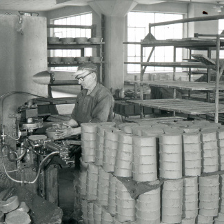 Fabrik Iföverken Isolatorfabriken Pressning Massa 1950