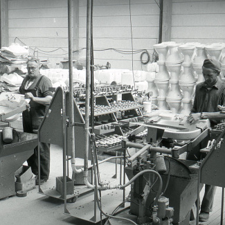 Fabrik Iföverken Sanitetsgodsfabriken Montering Tvättställ 1950