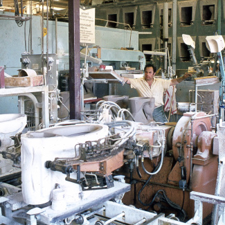 Fabrik Iföverken Sanitetsgodsfabriken SP2 Avformning Robot 1968