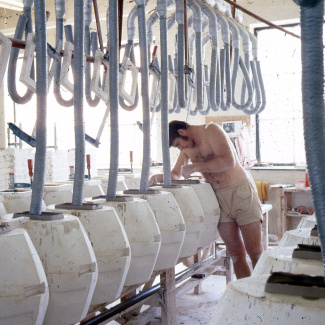 Fabrik Iföverken Sanitetsgodsfabriken Cisterngjutning 1980