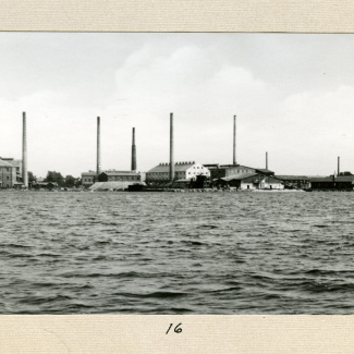 Fabrik Iföverken från Ivösjösidan 1910-tal