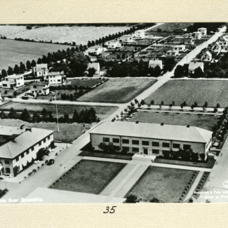 Bromölla Flygfoto Bromölla Torget Ifö Huvudkontor Ifö Hotell. Villagatan, Ivögatan, Folketshusgatan. 1943