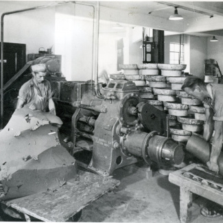 Fabrik Iföverken Isolatorfabriken Pressning Massa 1950