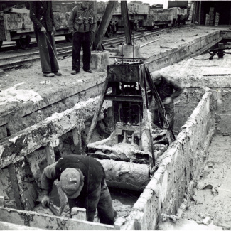 Fabrik Iföverken Urlastning Kaolinlera Hamnen Bromölla Pråmar 1950