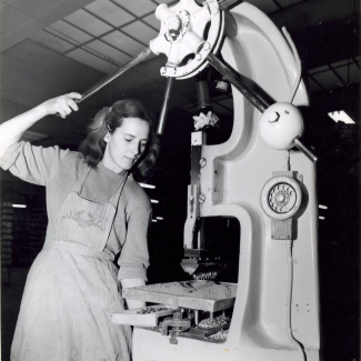 Fabrik Iföverken Pressgodsfabriken Handpressning 1940