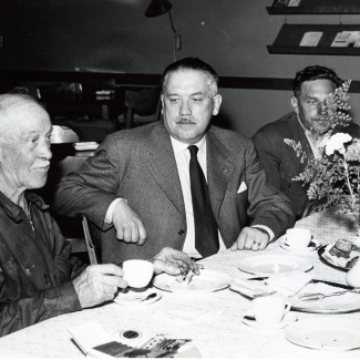 Fabrik Iföverken Avtackning plåtslagare Axel Hägg 9/6 1956