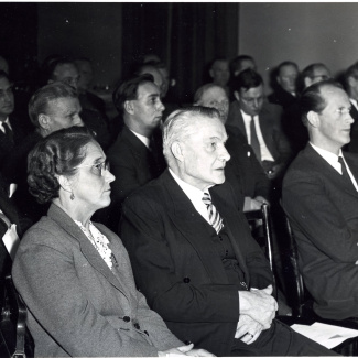 Fabrik Iföverken Avtackning Personal Lund håller anförande 5/12 1955