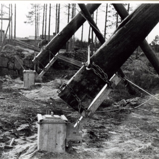 Övrigt Kraftledning Resning Stolpe i Betongfundament