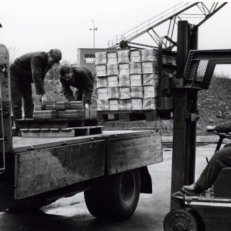 Fabrik Iföverken Golvplattfabriken Lastning Golvplattor 1962