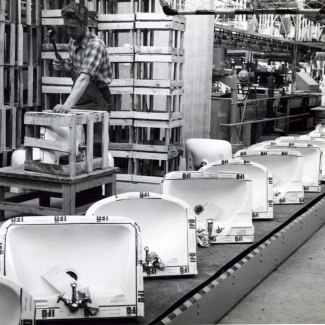 Fabrik Iföverken Sanitetsgodsfabriken Träemballering TV 1950