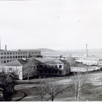 Bromölla Bruksbacken med Iföverken Laboratoriet 1957